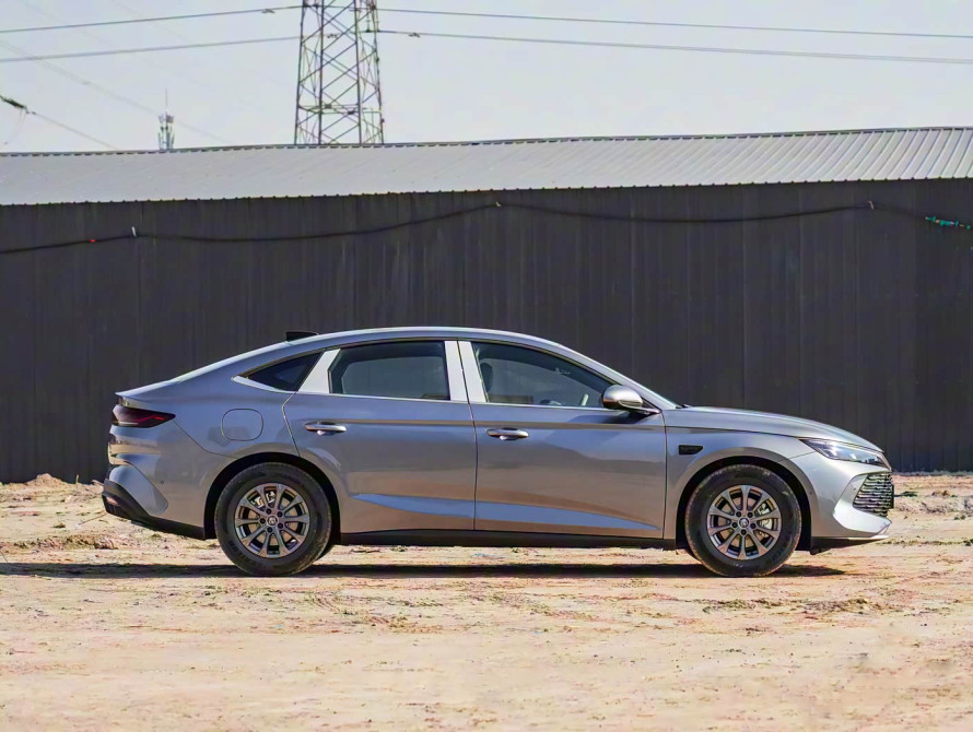 BYD Qin L 2025 DM-i Intelligent Driving BYD Qin L 2025 DM-i Intelligent Driving
