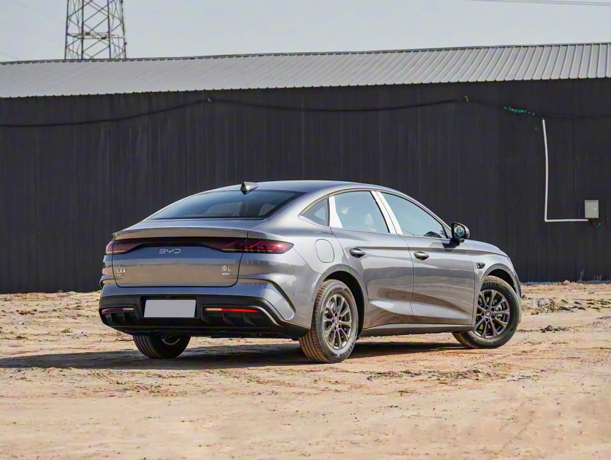 BYD Qin L 2025 DM-i Intelligent Driving BYD Qin L 2025 DM-i Intelligent Driving