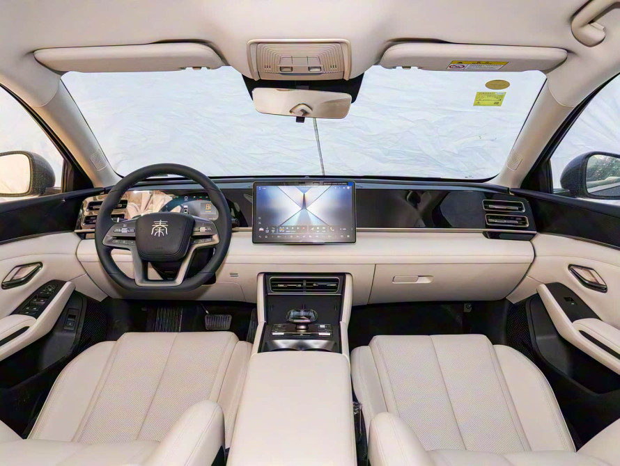 BYD Qin L 2025 DM-i Intelligent Driving BYD Qin L 2025 DM-i Intelligent Driving