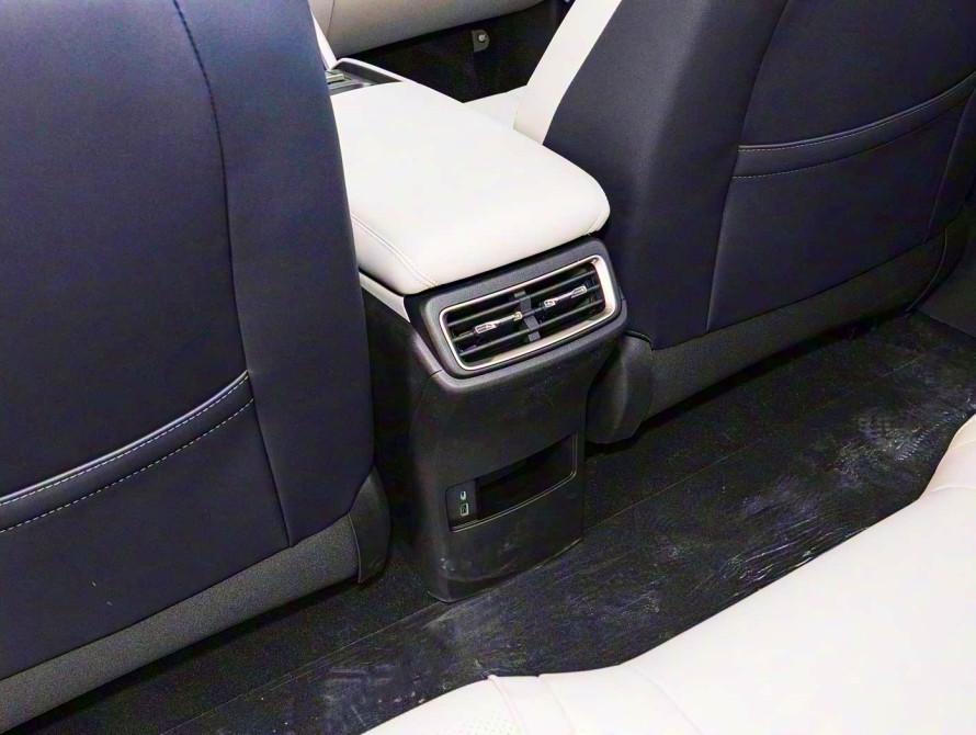 BYD Qin L 2025 DM-i Intelligent Driving BYD Qin L 2025 DM-i Intelligent Driving