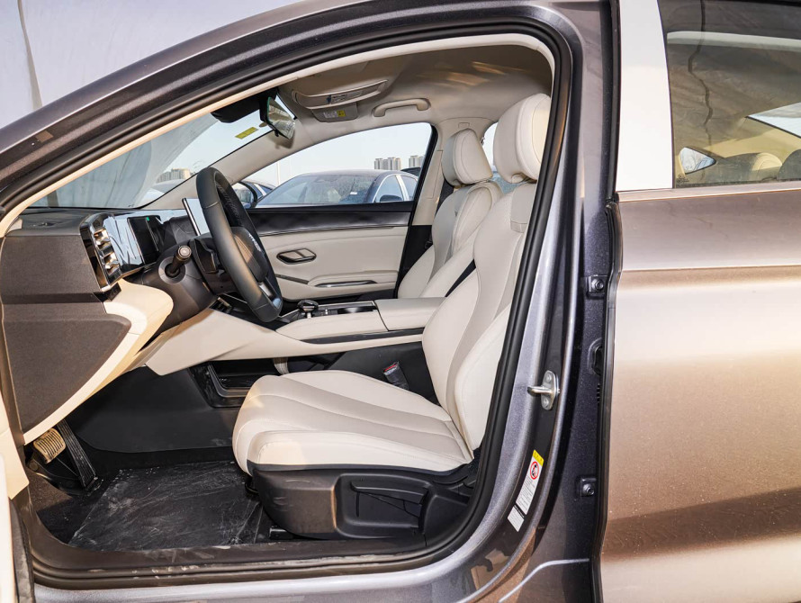 BYD Qin L 2025 DM-i Intelligent Driving BYD Qin L 2025 DM-i Intelligent Driving