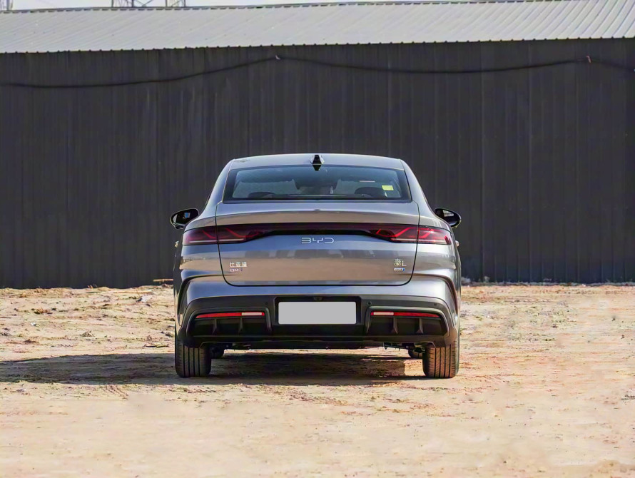 BYD Qin L 2025 DM-i Intelligent Driving BYD Qin L 2025 DM-i Intelligent Driving