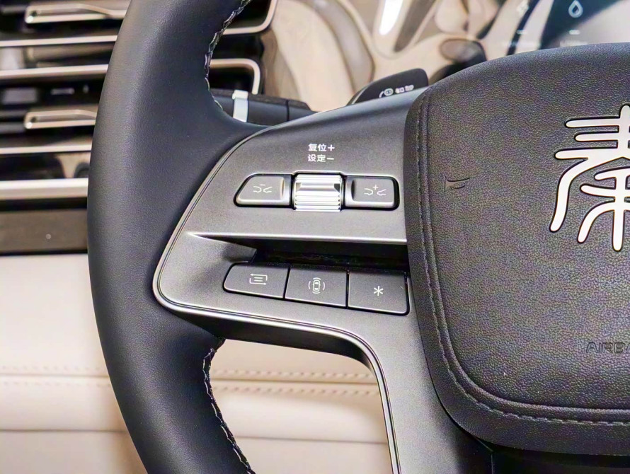 BYD Qin L 2025 DM-i Intelligent Driving BYD Qin L 2025 DM-i Intelligent Driving