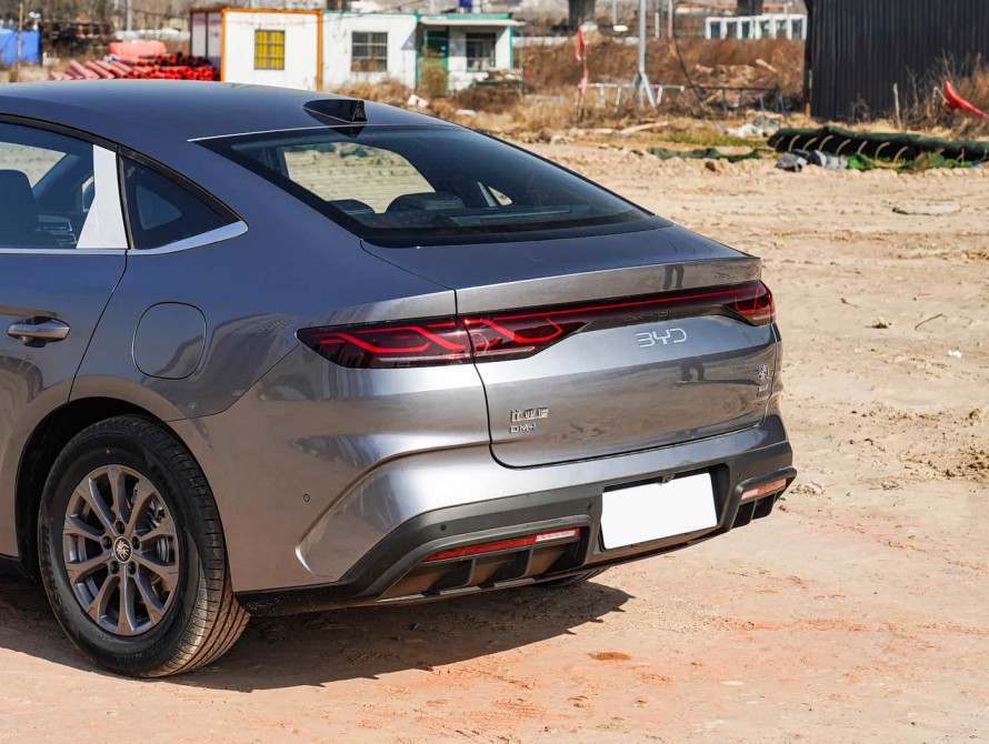 BYD Qin L 2025 DM-i Intelligent Driving BYD Qin L 2025 DM-i Intelligent Driving