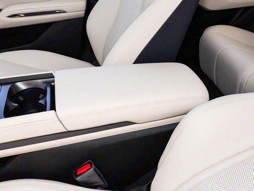 BYD Qin L 2025 DM-i Intelligent Driving BYD Qin L 2025 DM-i Intelligent Driving