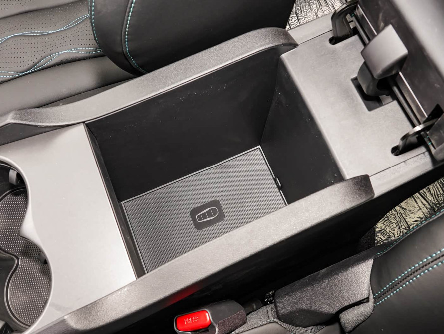 BYD Seal 06 2025 DM-i Flagship BYD Seal 06 2025 DM-i Flagship