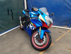 SUZUKI GSX-R750 2015 - 8 