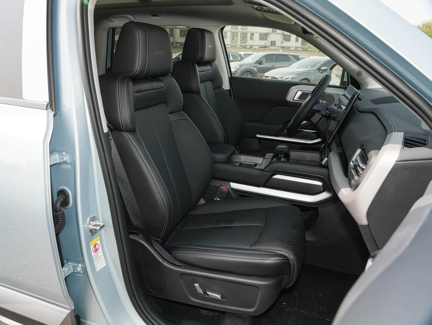Leopard Titanium 3 2025 4WD Max Leopard Titanium 3 2025 4WD Max