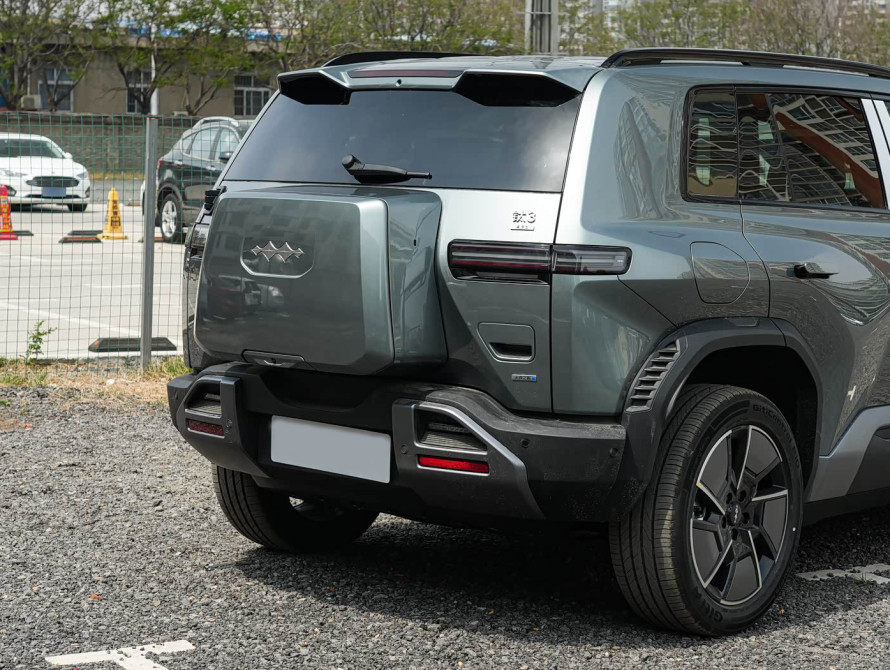 Leopard Titanium 3 2025 4WD Max Leopard Titanium 3 2025 4WD Max