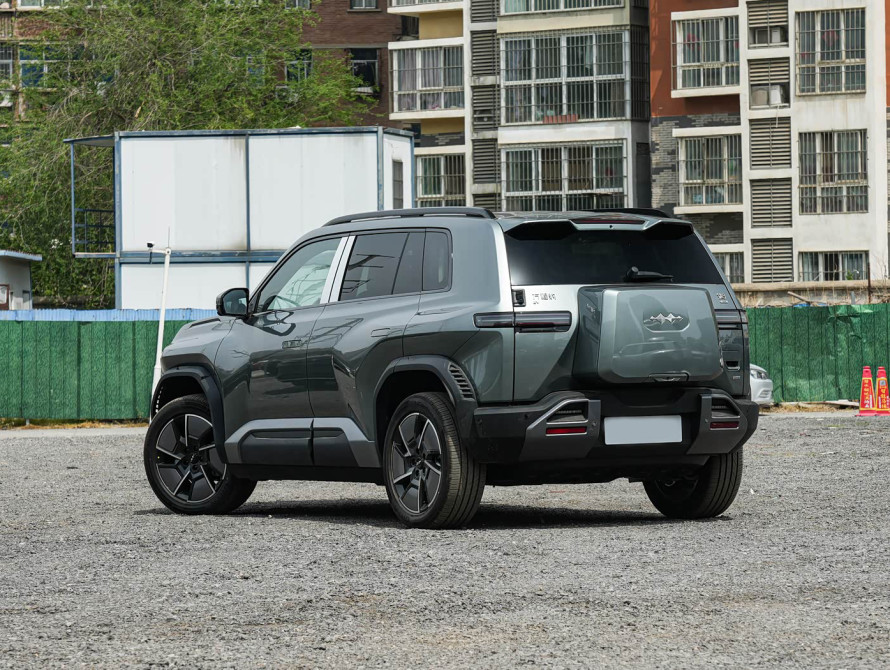 Leopard Titanium 3 2025 4WD Max Leopard Titanium 3 2025 4WD Max