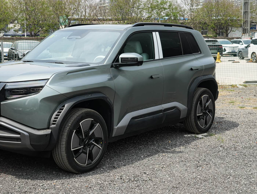 Leopard Titanium 3 2025 4WD Max Leopard Titanium 3 2025 4WD Max