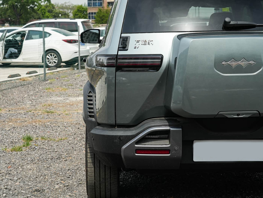 Leopard Titanium 3 2025 4WD Max Leopard Titanium 3 2025 4WD Max