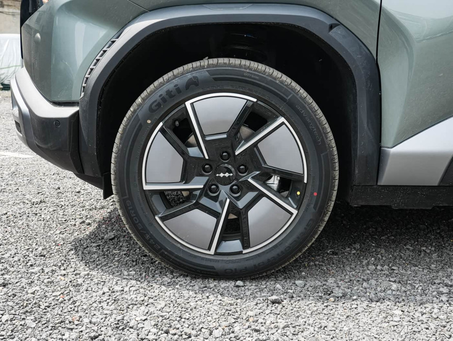 Leopard Titanium 3 2025 4WD Max Leopard Titanium 3 2025 4WD Max