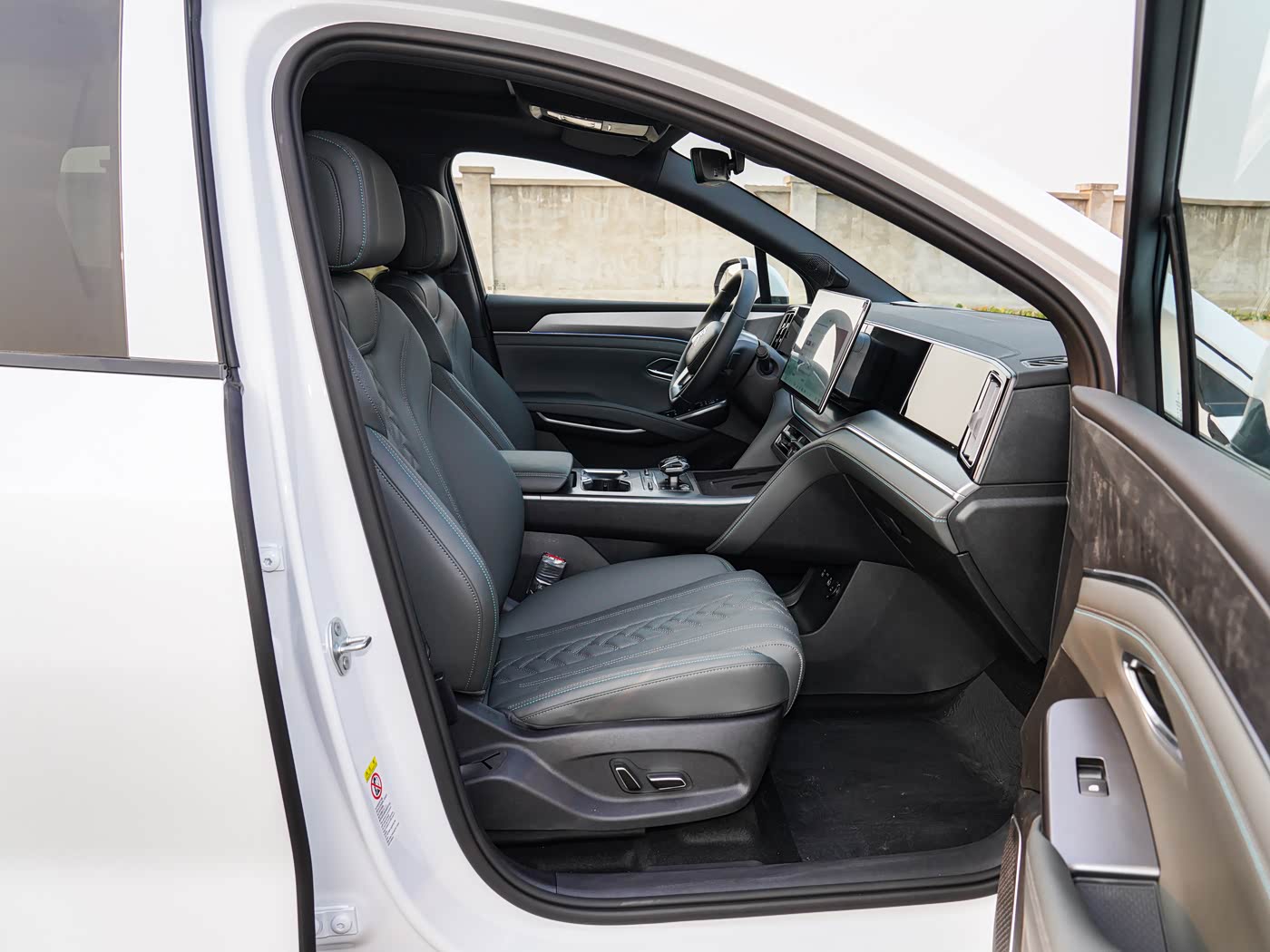 BYD Song L 2025 DM-i Smart Driving 160KM Superior Edition 16.58 BYD Song L 2025 DM-i Smart Driving 160KM Superior Edition 16.58