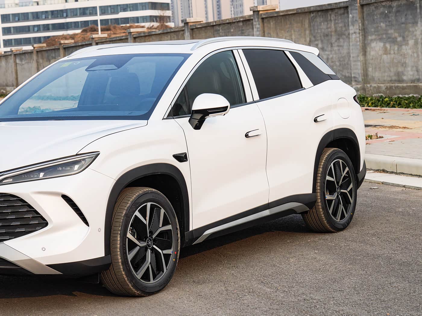 BYD Song L 2025 DM-i Smart Driving 160KM Superior Edition 16.58 BYD Song L 2025 DM-i Smart Driving 160KM Superior Edition 16.58