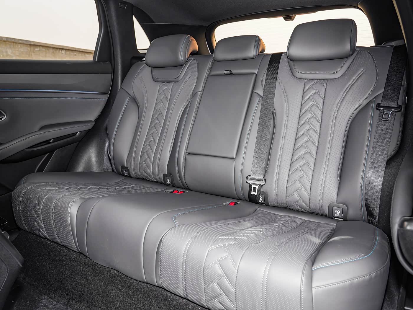 BYD Song L 2025 DM-i Smart Driving 160KM Superior Edition 16.58 BYD Song L 2025 DM-i Smart Driving 160KM Superior Edition 16.58